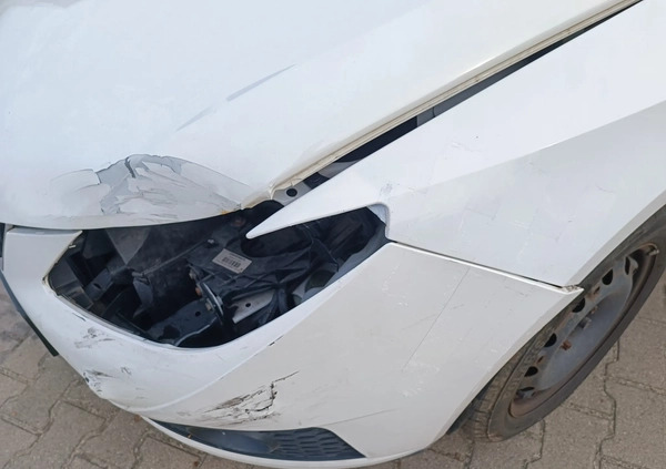 Seat Ibiza cena 9999 przebieg: 82000, rok produkcji 2011 z Czarnków małe 154